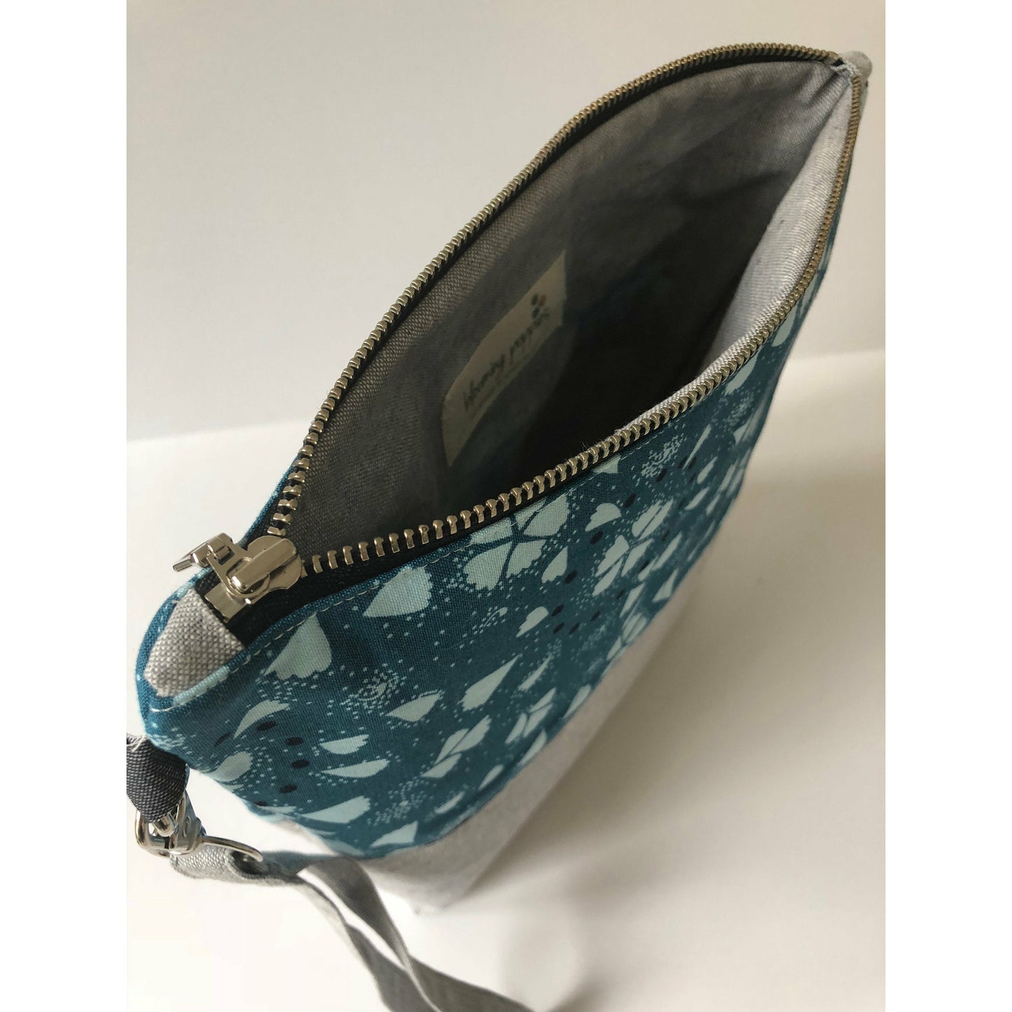 Project Bag, Knitting Bag, Medium Size Linen and Cotton Bag with YKK Metal Zipper- THE LORETTA