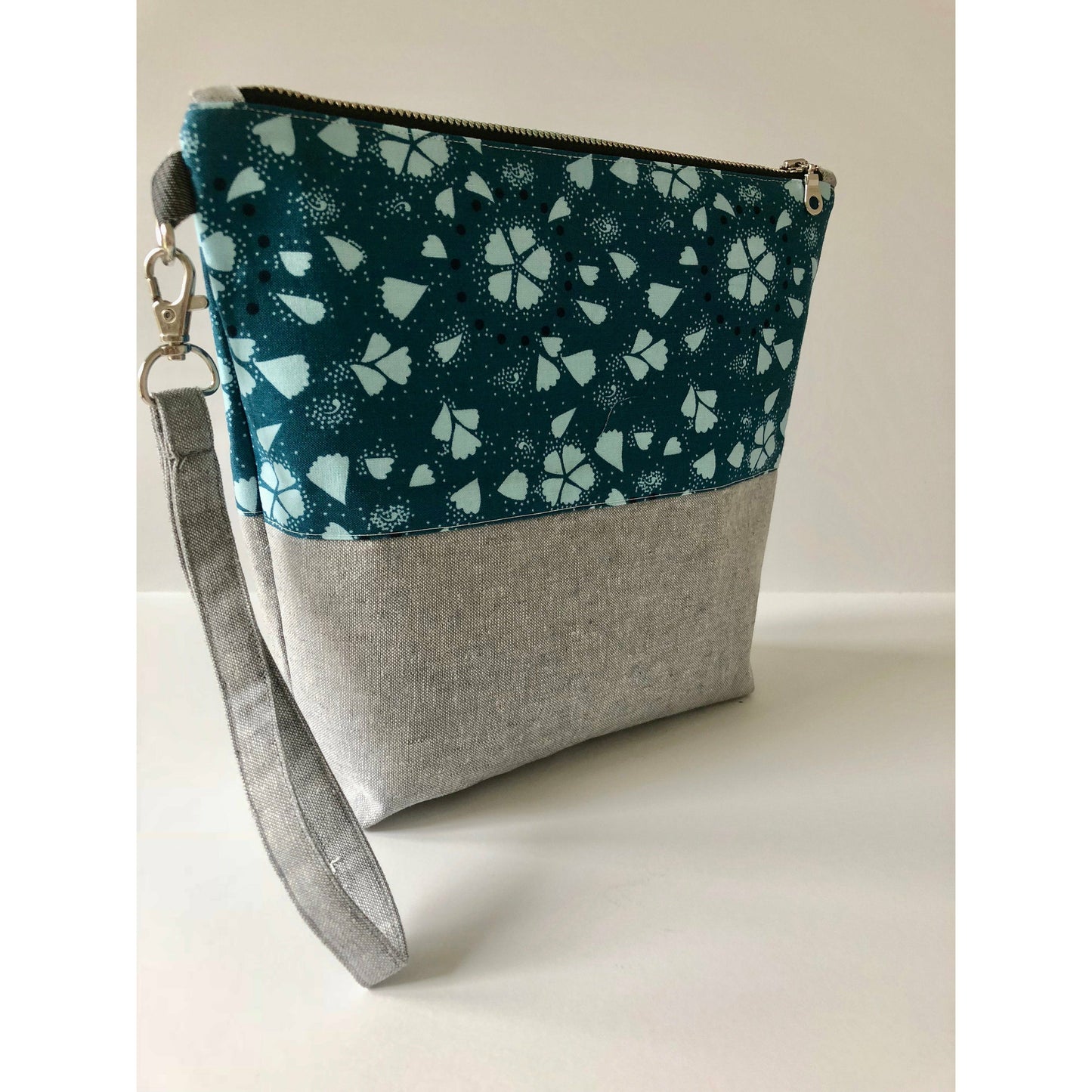 Project Bag, Knitting Bag, Medium Size Linen and Cotton Bag with YKK Metal Zipper- THE LORETTA