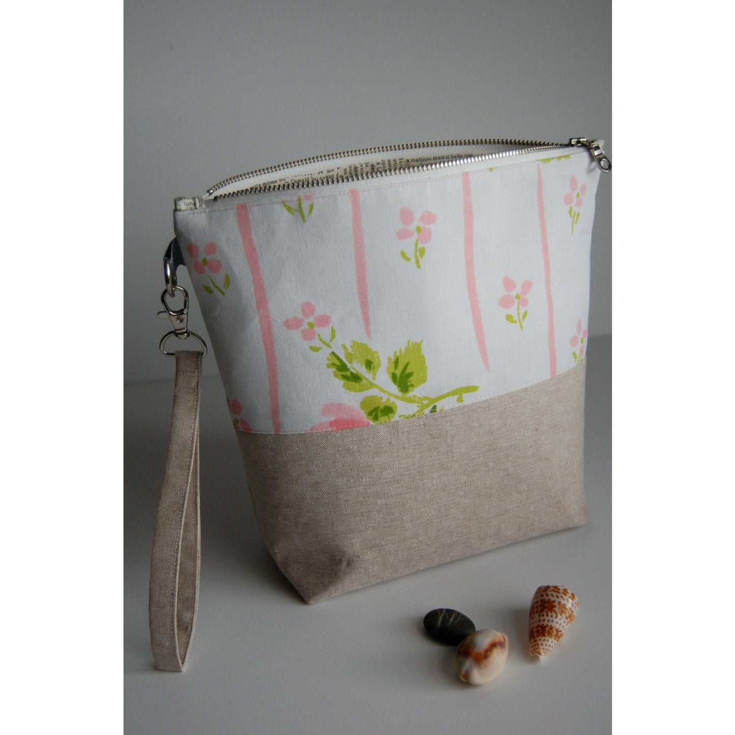Project Bag, Knitting Bag, Medium Size Vintage and Linen, Spring Inspired Bag with YKK Metal Zipper- THE LORETTA