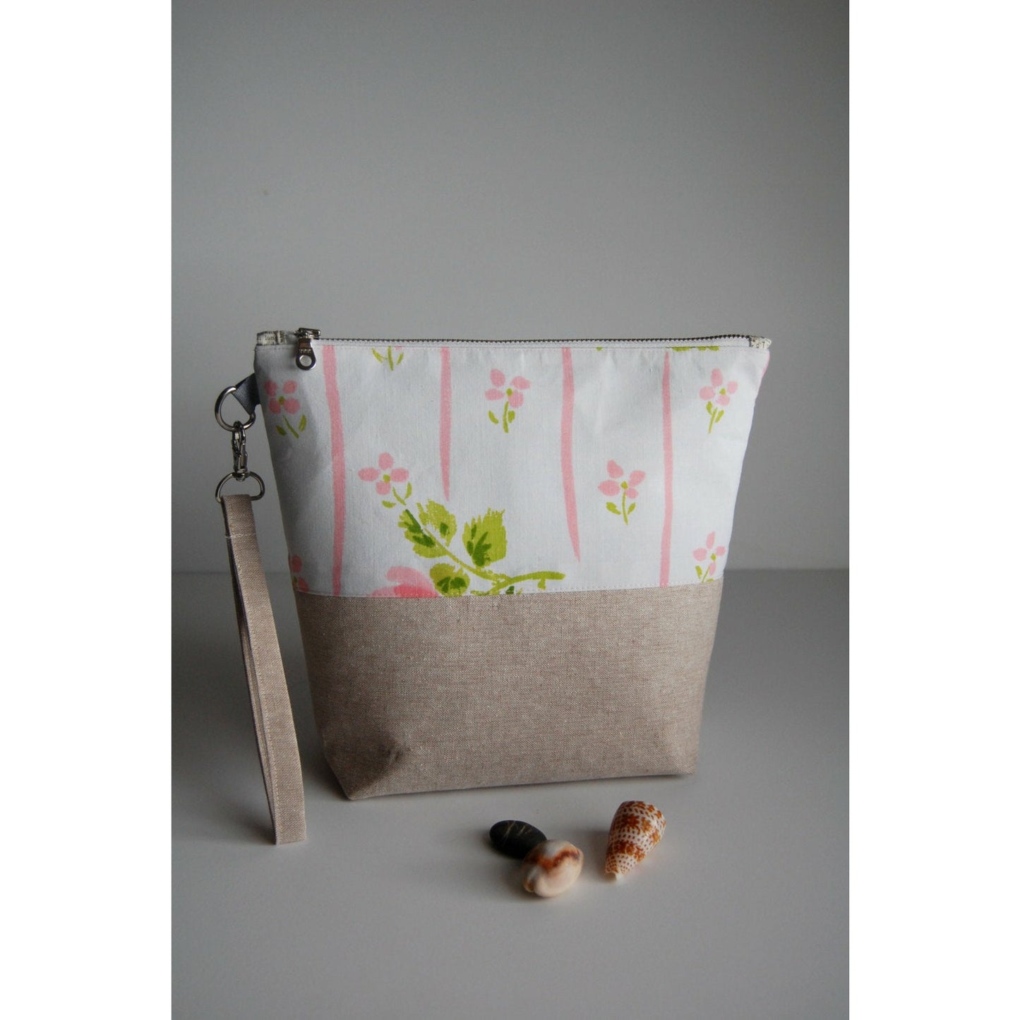 Project Bag, Knitting Bag, Medium Size Vintage and Linen, Spring Inspired Bag with YKK Metal Zipper- THE LORETTA